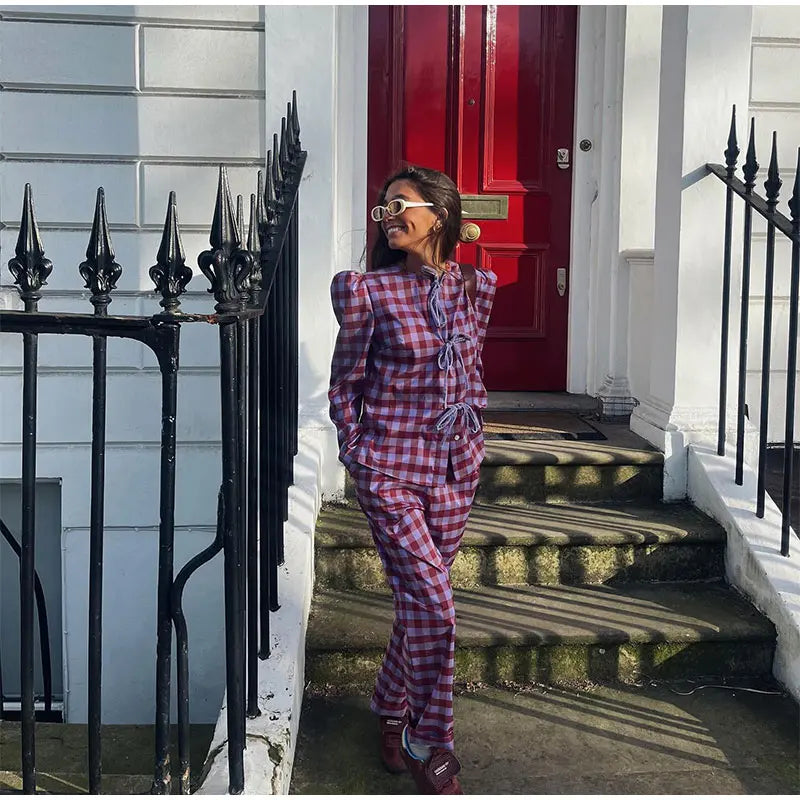 Ensemble chemise et pantalon taille haute en dentelle à carreaux violets