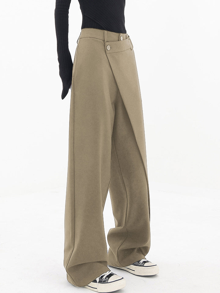 Pantalon ample à jambes larges et boutons superposés asymétriques 