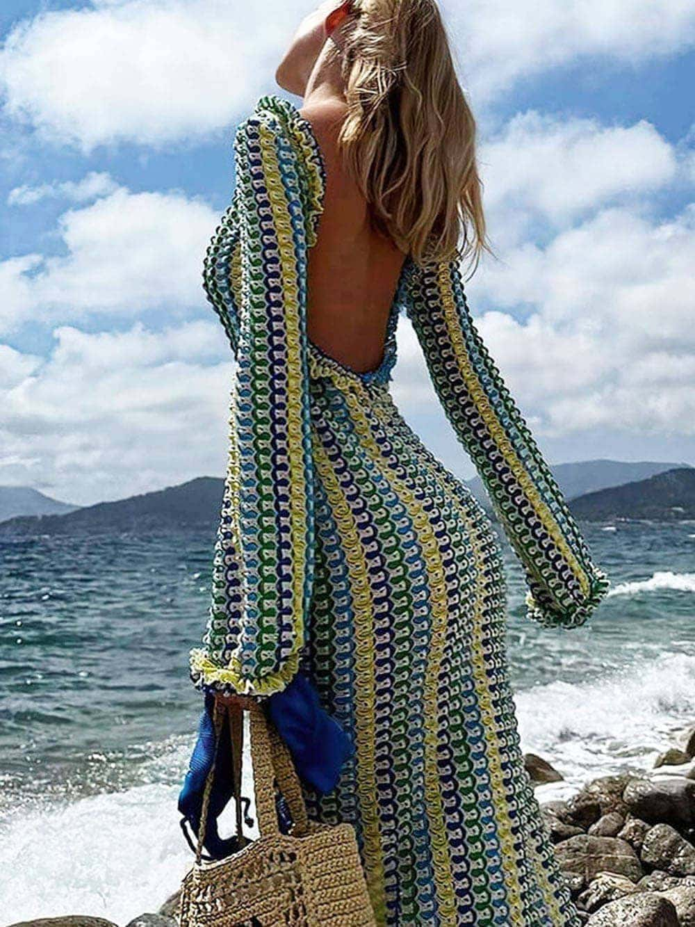 Robe longue dos nu à manches longues avec rayures ondulées au crochet