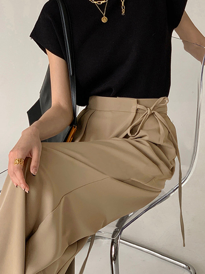 Pantalon ample et fluide à taille nouée 