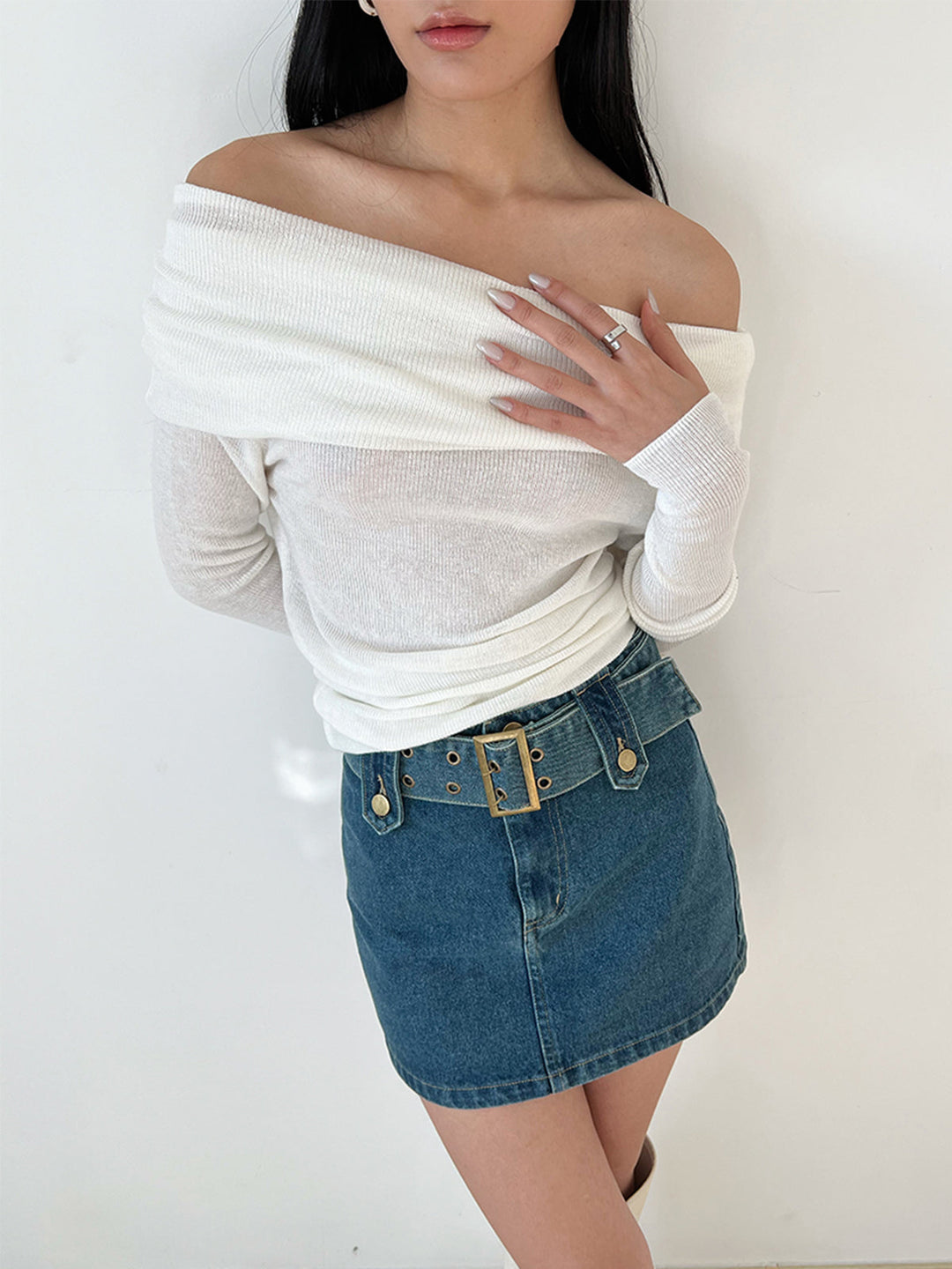 Overgevouwen off-shoulder mesh-shirt