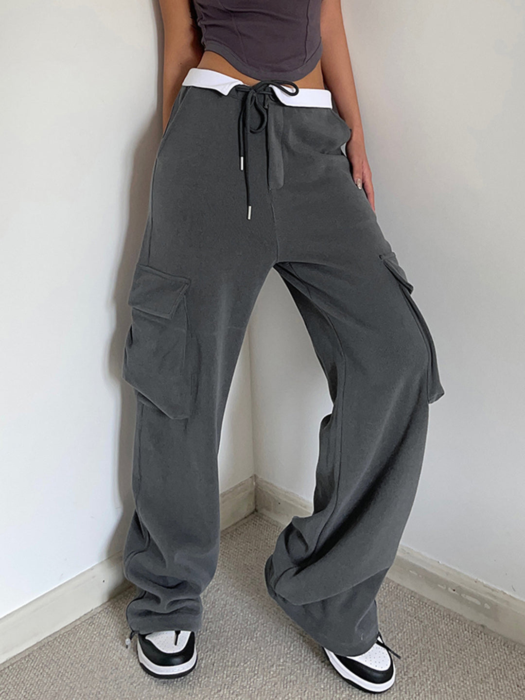 Contrast Waistband Cargo Sweatpants