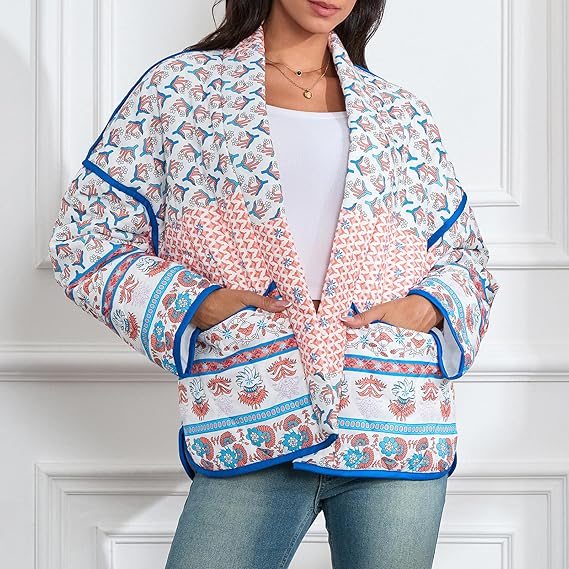 Jaqueta fina acolchoada com patchwork estampado com lapela