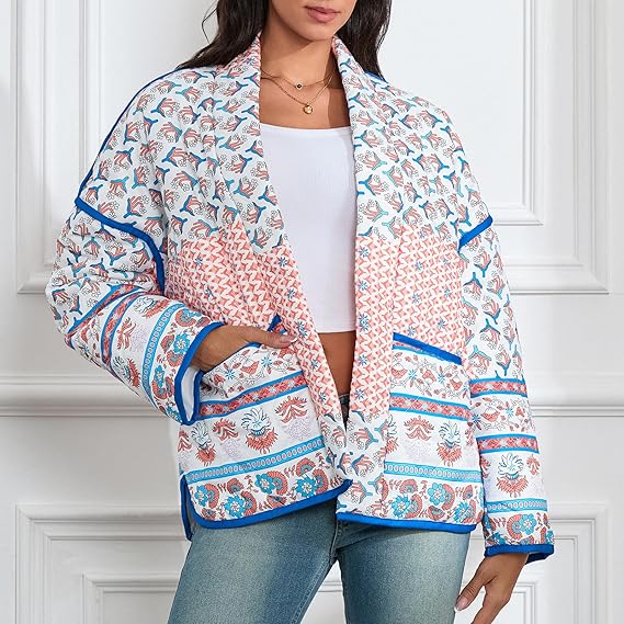 Jaqueta fina acolchoada com patchwork estampado com lapela