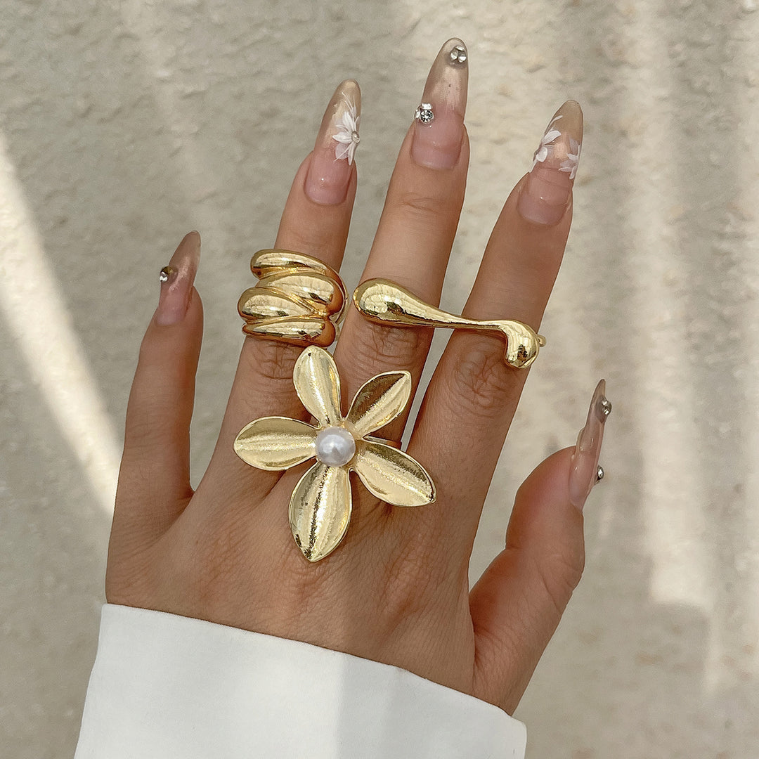 Oversized Flower Adjustable Ring