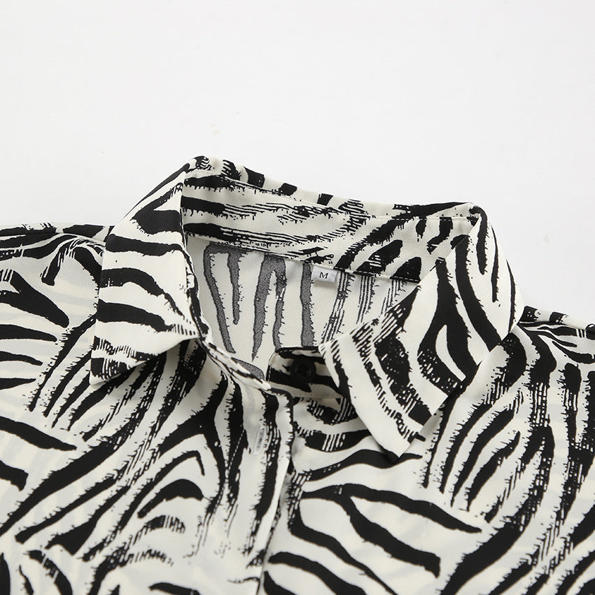 Zweiteiliges Set aus Hemd und Hose mit Zebra-Print