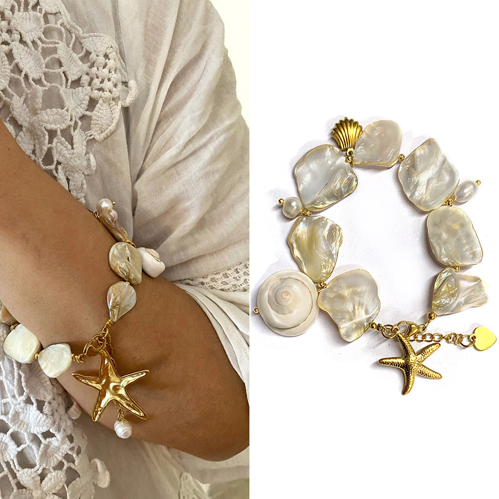 Bracciale irregolare con stella marina con conchiglia naturale