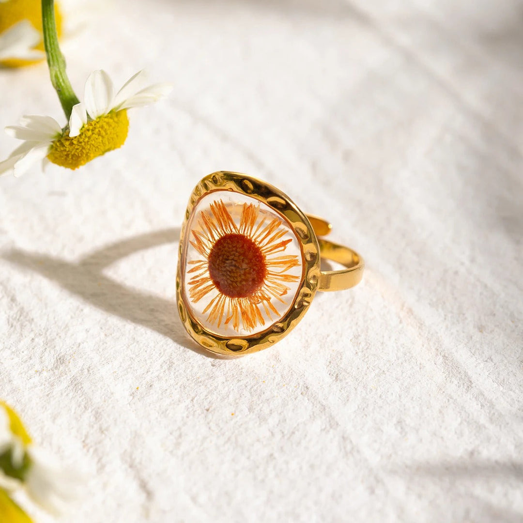 Anello retrò con fiore eterno