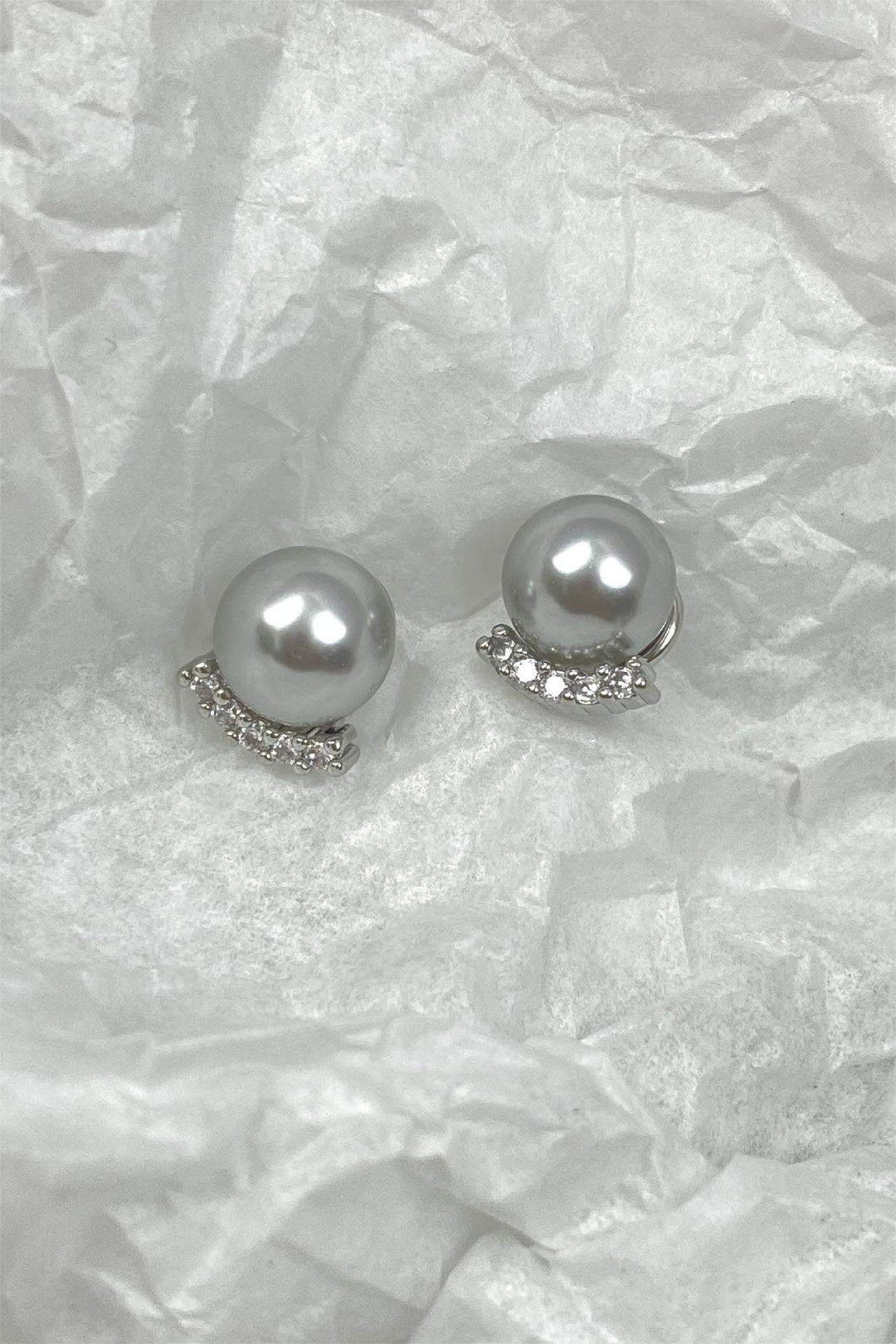 Faux Gray Pearl Stud Earings